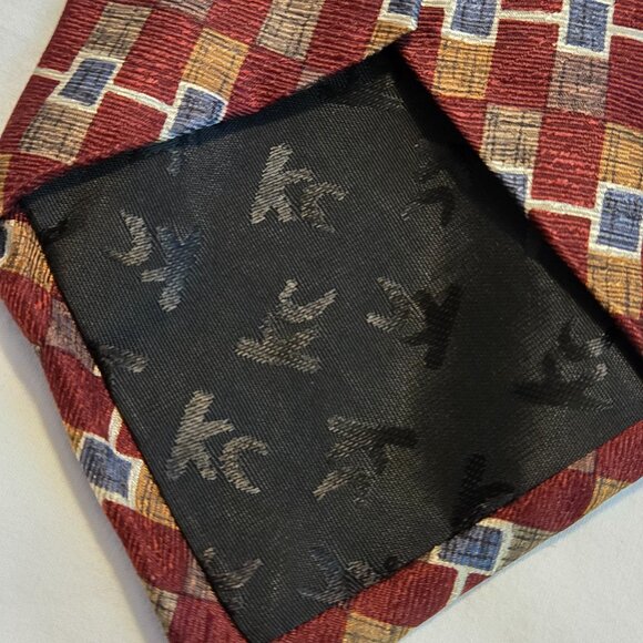 Kenneth Cole Tie Great Condition - Picture 3 of 6